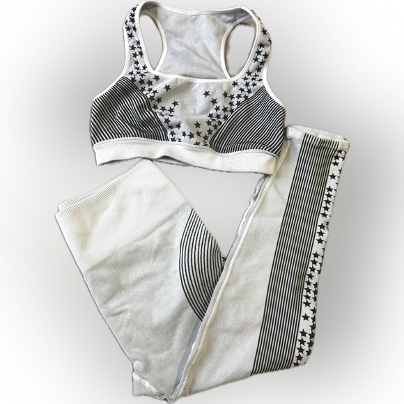 Fabletics 2 Piece Star Studded Workout Set - Picture 3 of 4